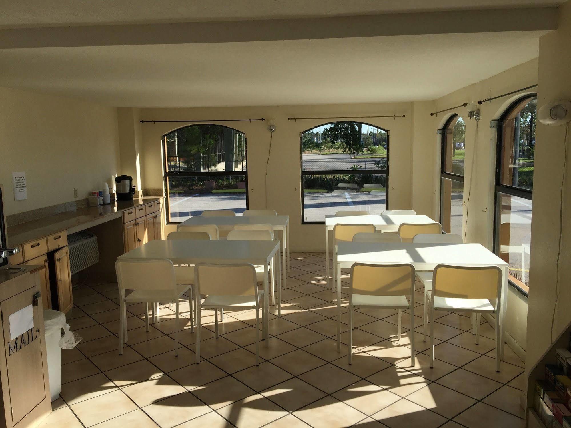 Country Hearth Inn- Kissimmee Eksteriør billede