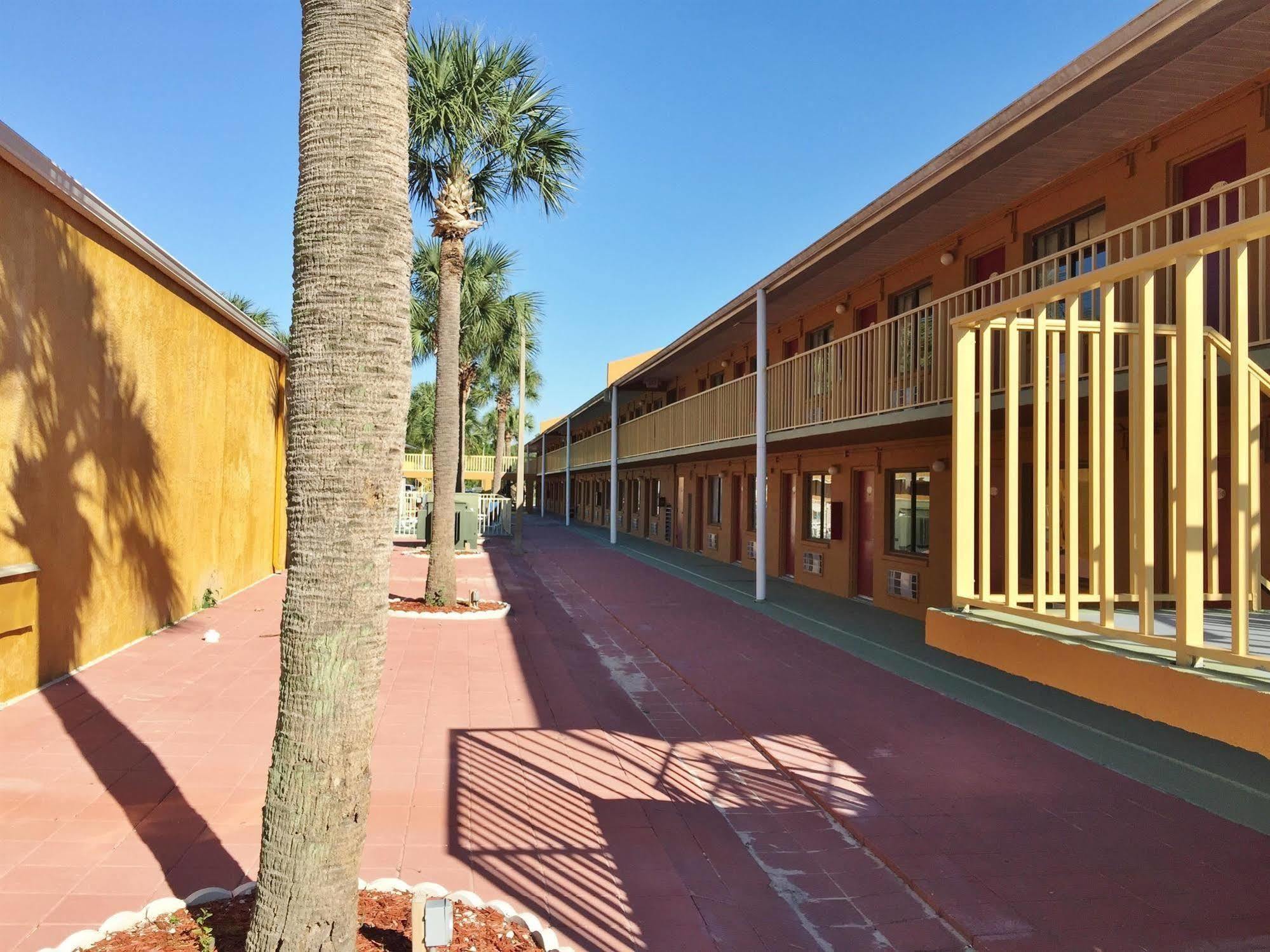 Country Hearth Inn- Kissimmee Eksteriør billede